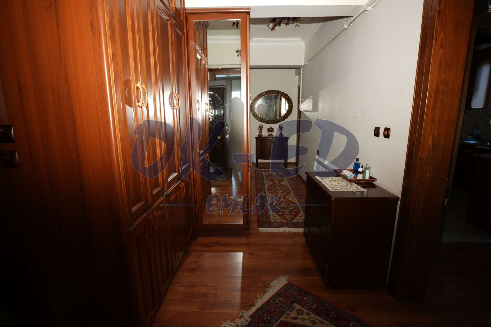 Akçakoca Çınar Sokakta Satılık 4+2 Dubleks Daire