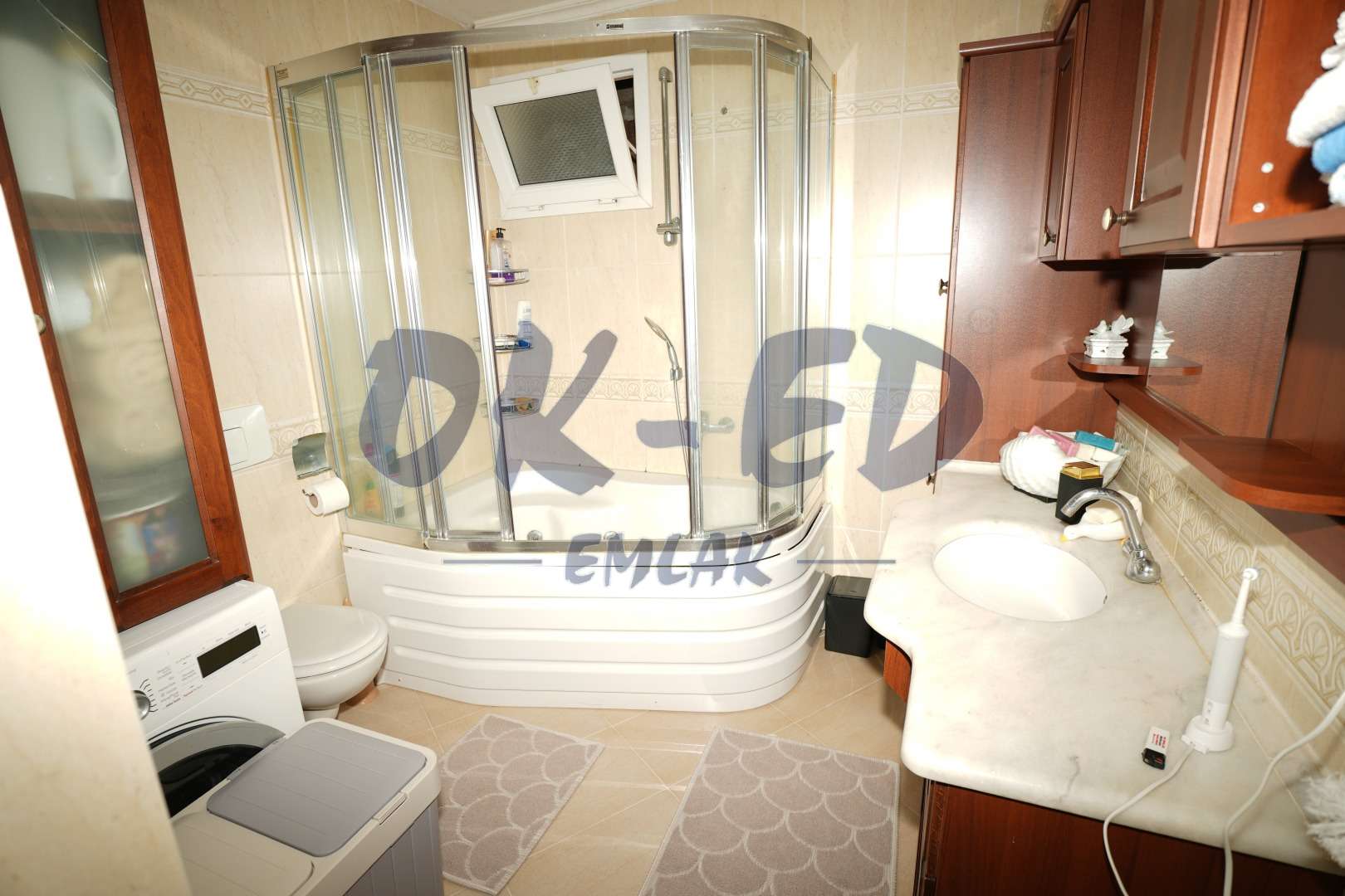 Akçakoca Çınar Sokakta Satılık 4+2 Dubleks Daire