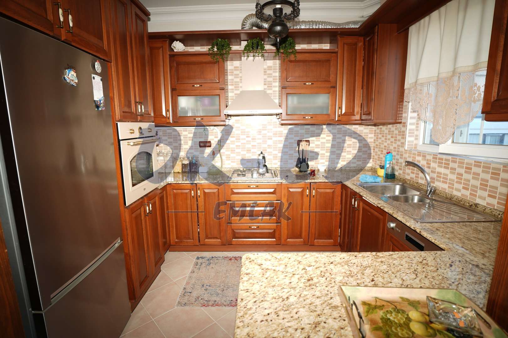 Akçakoca Çınar Sokakta Satılık 4+2 Dubleks Daire