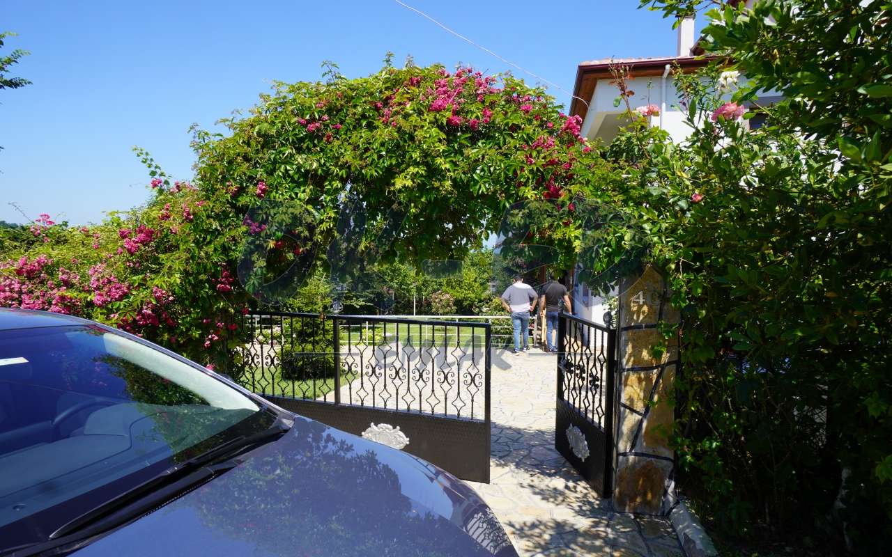 Akçakoca’da 1700 m² Arsa İçerisinde Satılık Tripleks Villa-Yazlık