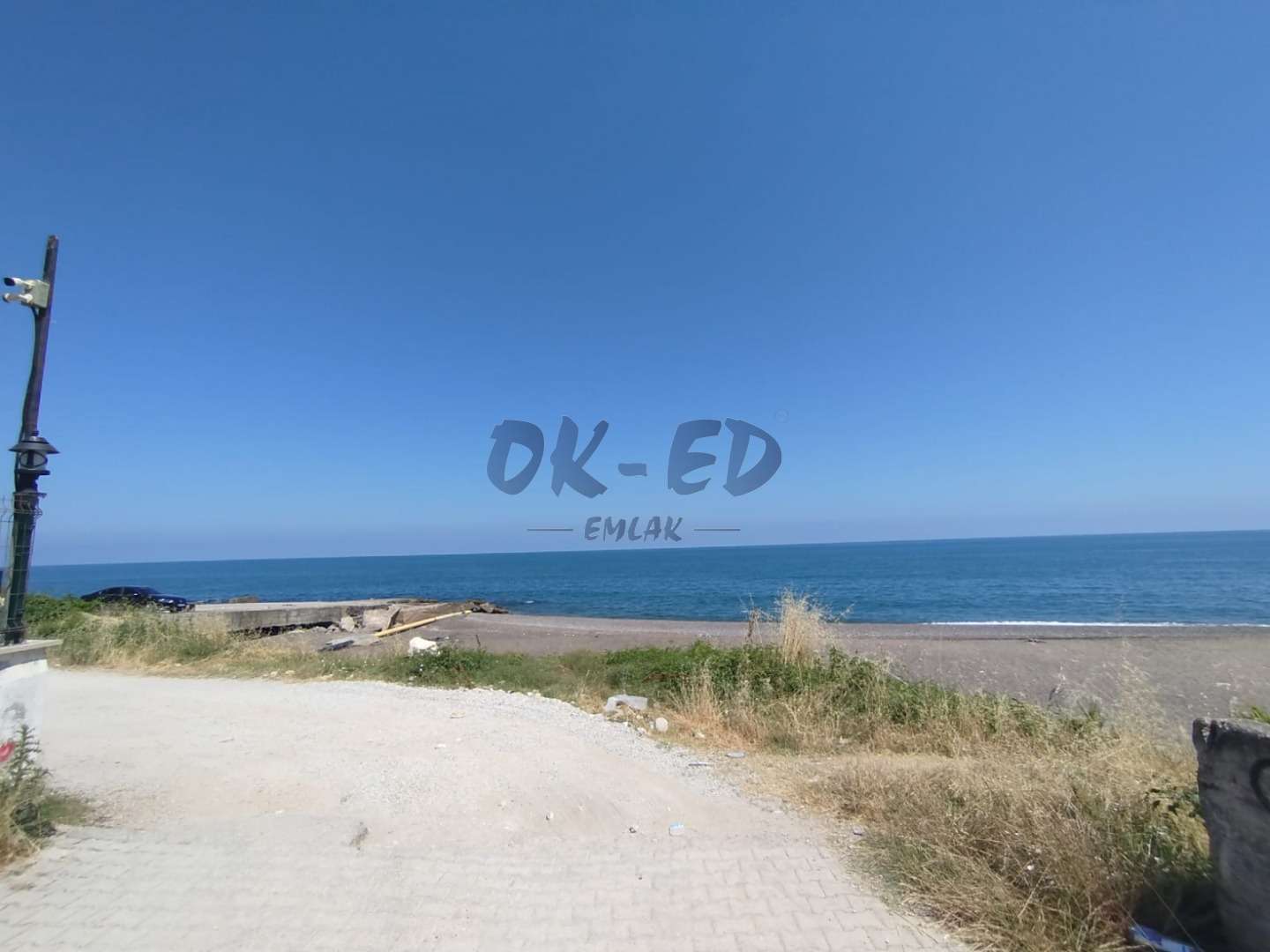 Akçakoca Denize Sıfır Havuzlu Site İçerisinde Eşyalı Satılık Yazlık
