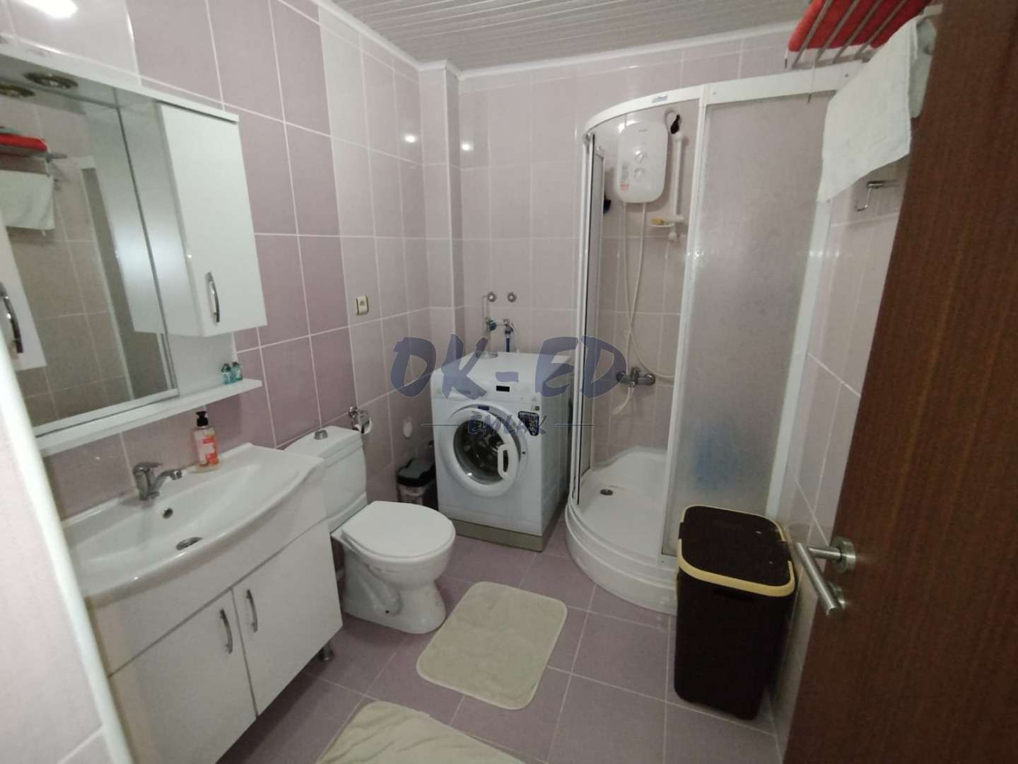 Akçakoca Denize Sıfır Havuzlu Site İçerisinde Eşyalı Satılık Yazlık