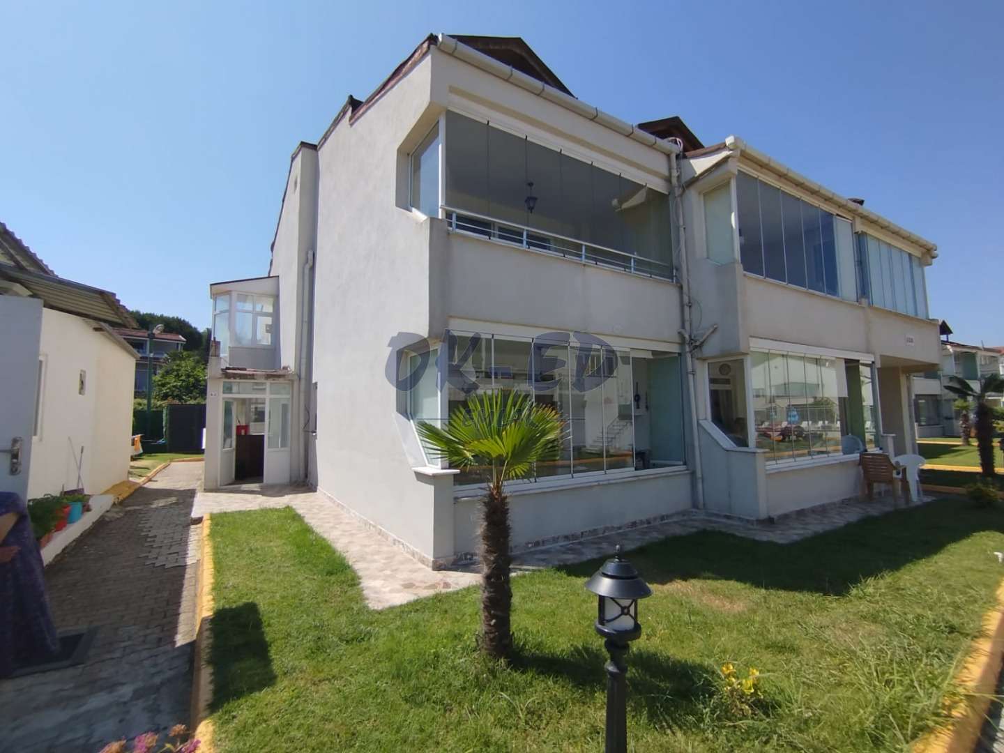 Akçakoca Denize Sıfır Havuzlu Site İçerisinde Eşyalı Satılık Yazlık