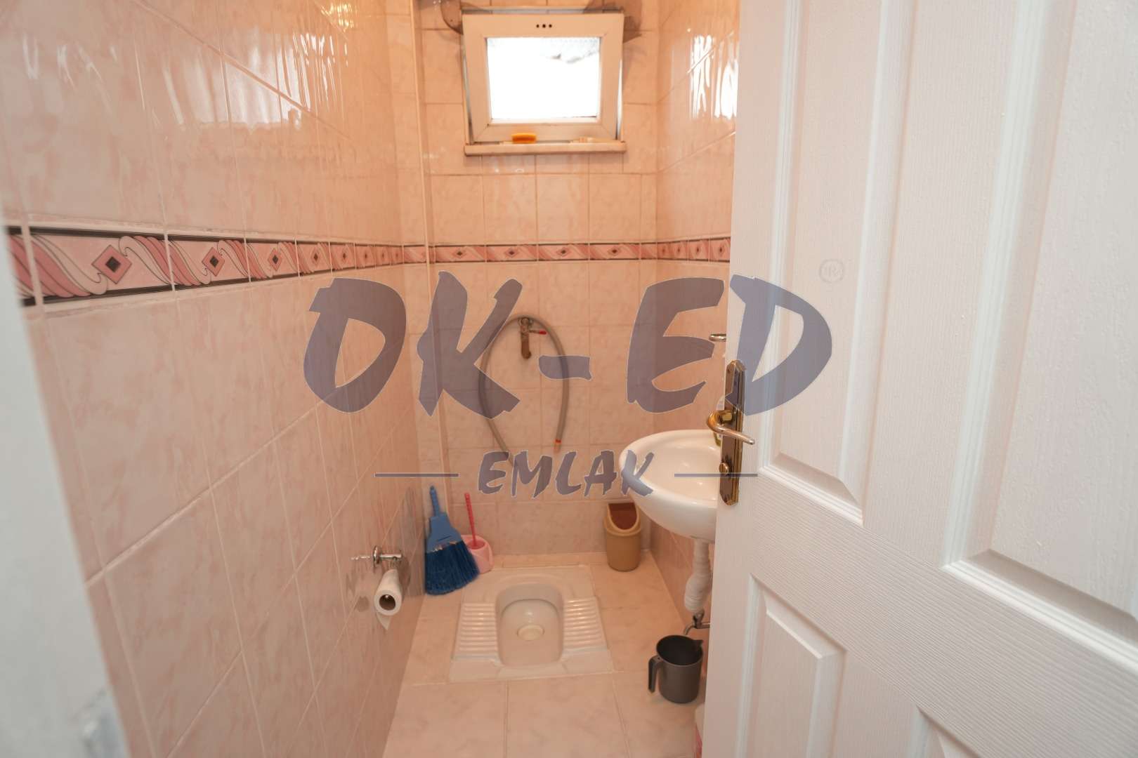 Bağlık Mahallesi Cadde Üzerinde Satılık 2+1 Daire