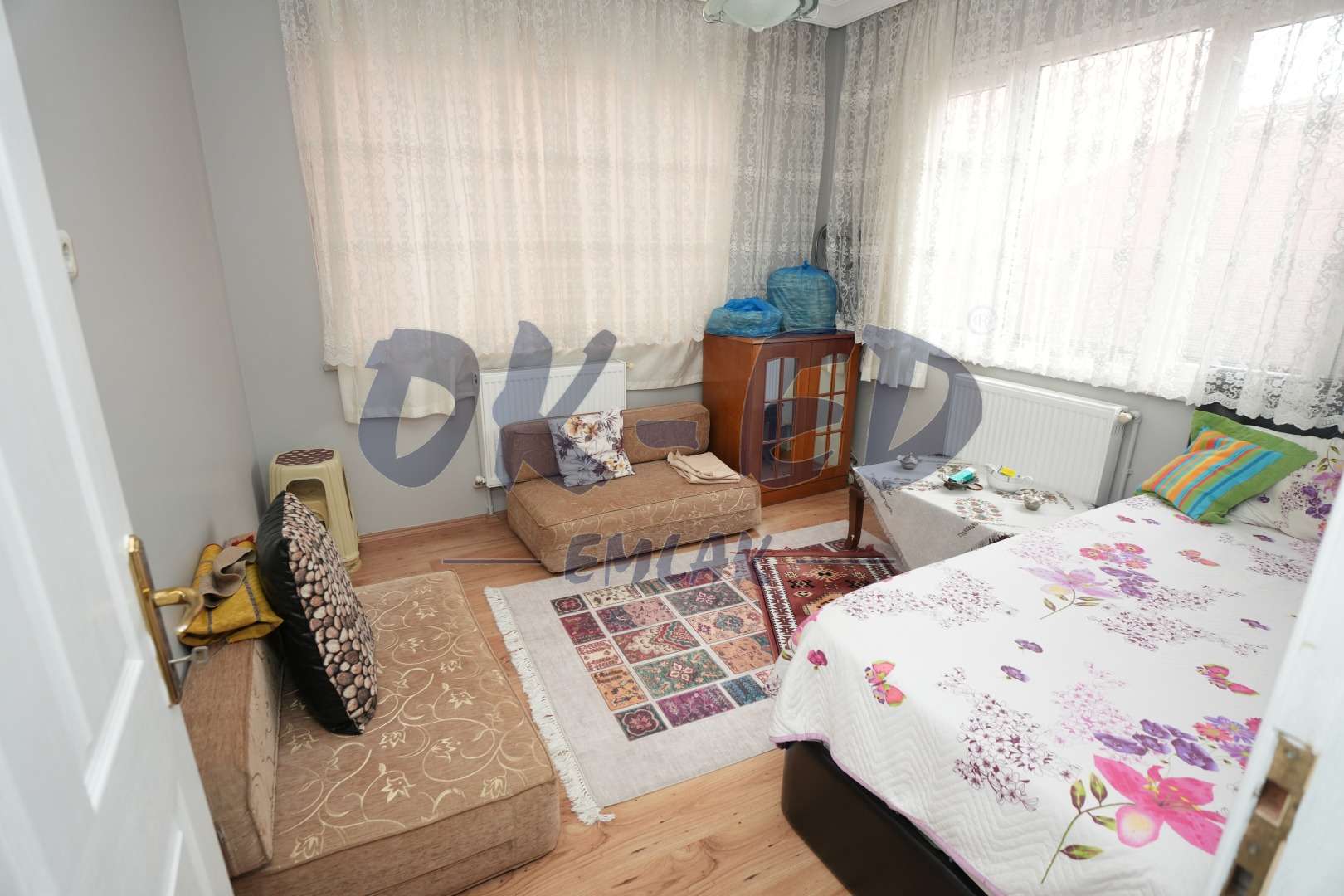 Bağlık Mahallesi Cadde Üzerinde Satılık 2+1 Daire