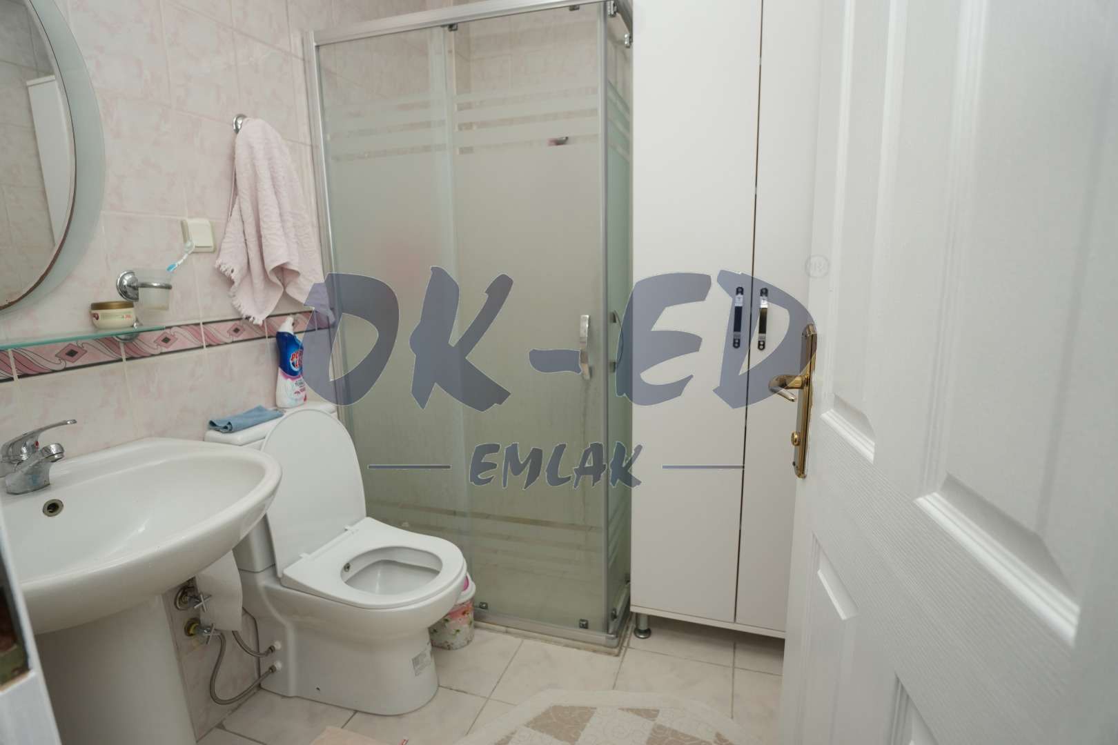 Bağlık Mahallesi Cadde Üzerinde Satılık 2+1 Daire