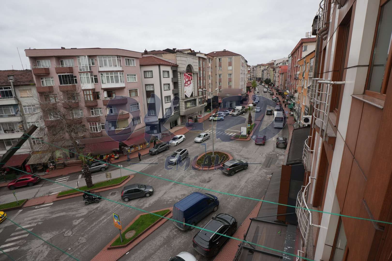 Bağlık Mahallesi Cadde Üzerinde Satılık 2+1 Daire