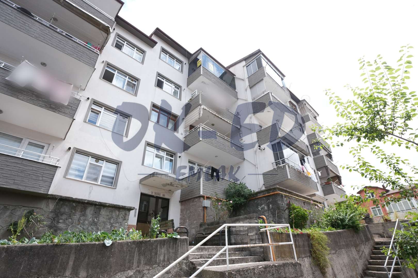 Bağlık Mahallesi'nde Satılık 2+1 Daire