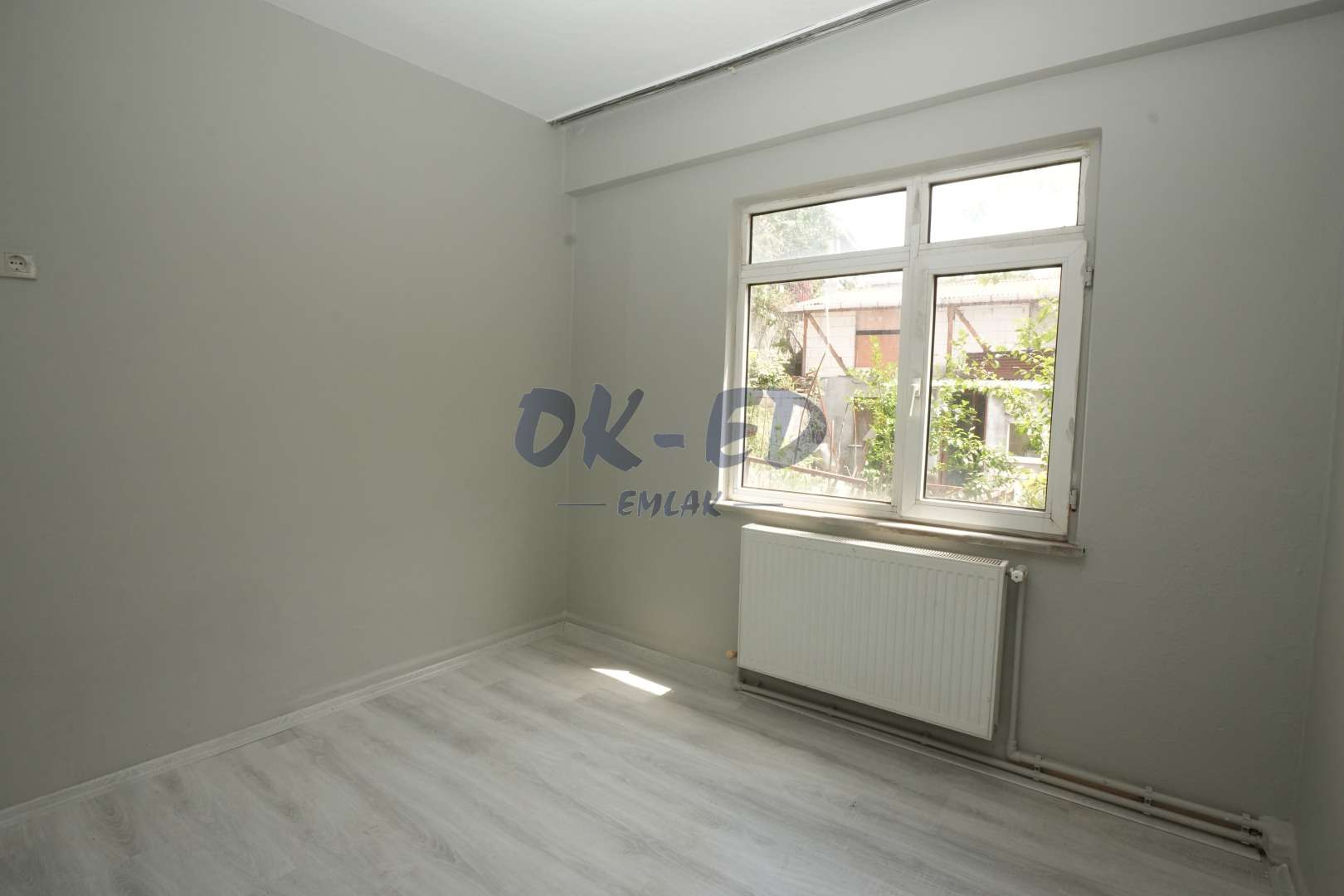 Bağlık Mahallesi Sakin Dere Sokak'ta Kiralık 3+1 Daire
