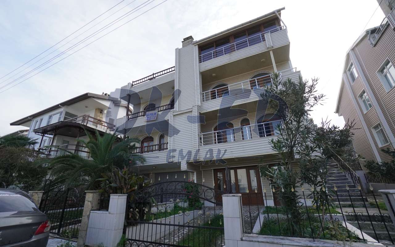 Düzce Akçakoca’da Denize Sıfır Satılık Villa