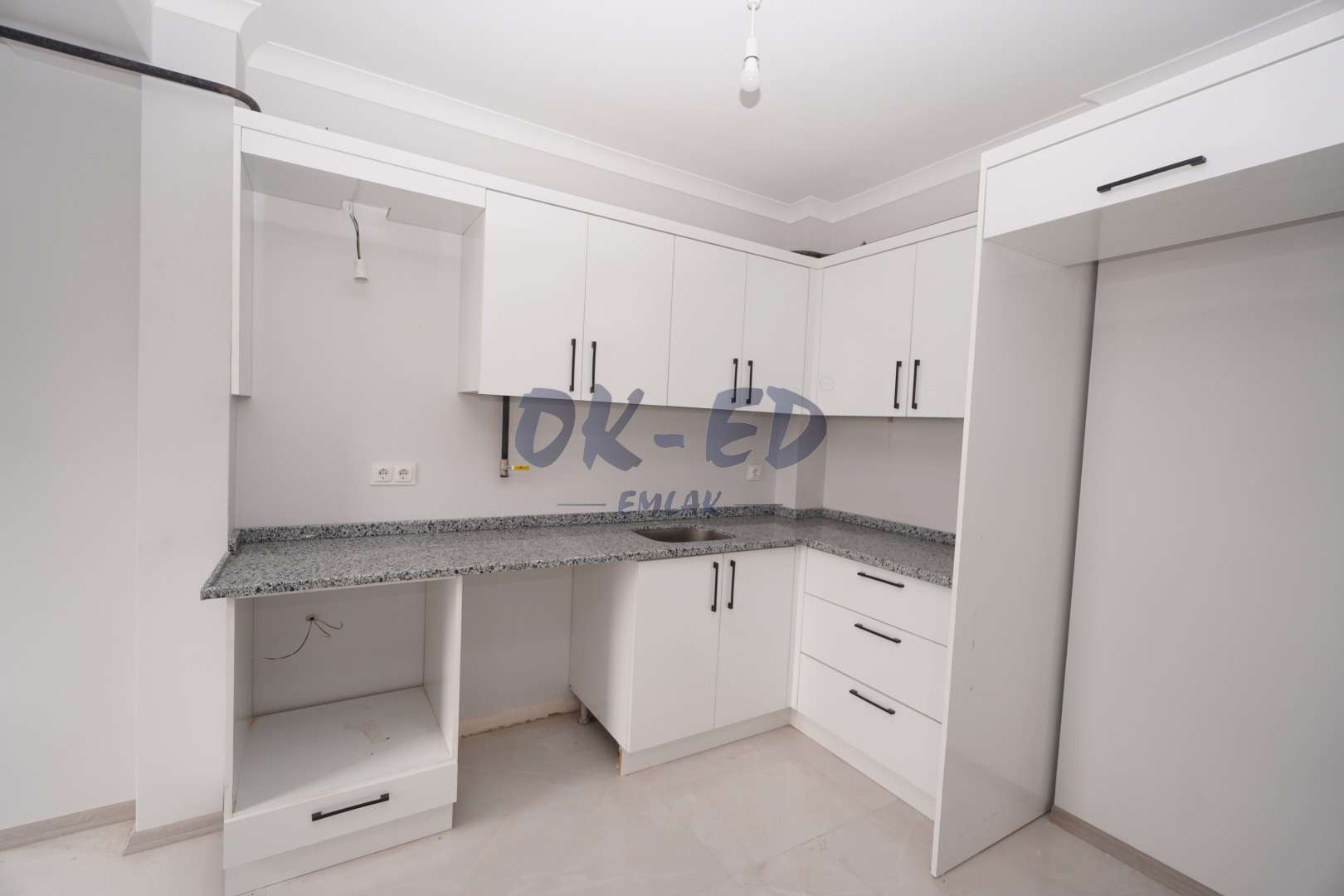 Kavaklık Mahallesi Sosyete Pazarı Üzeri Kiralık 2+1 Sıfır Daire