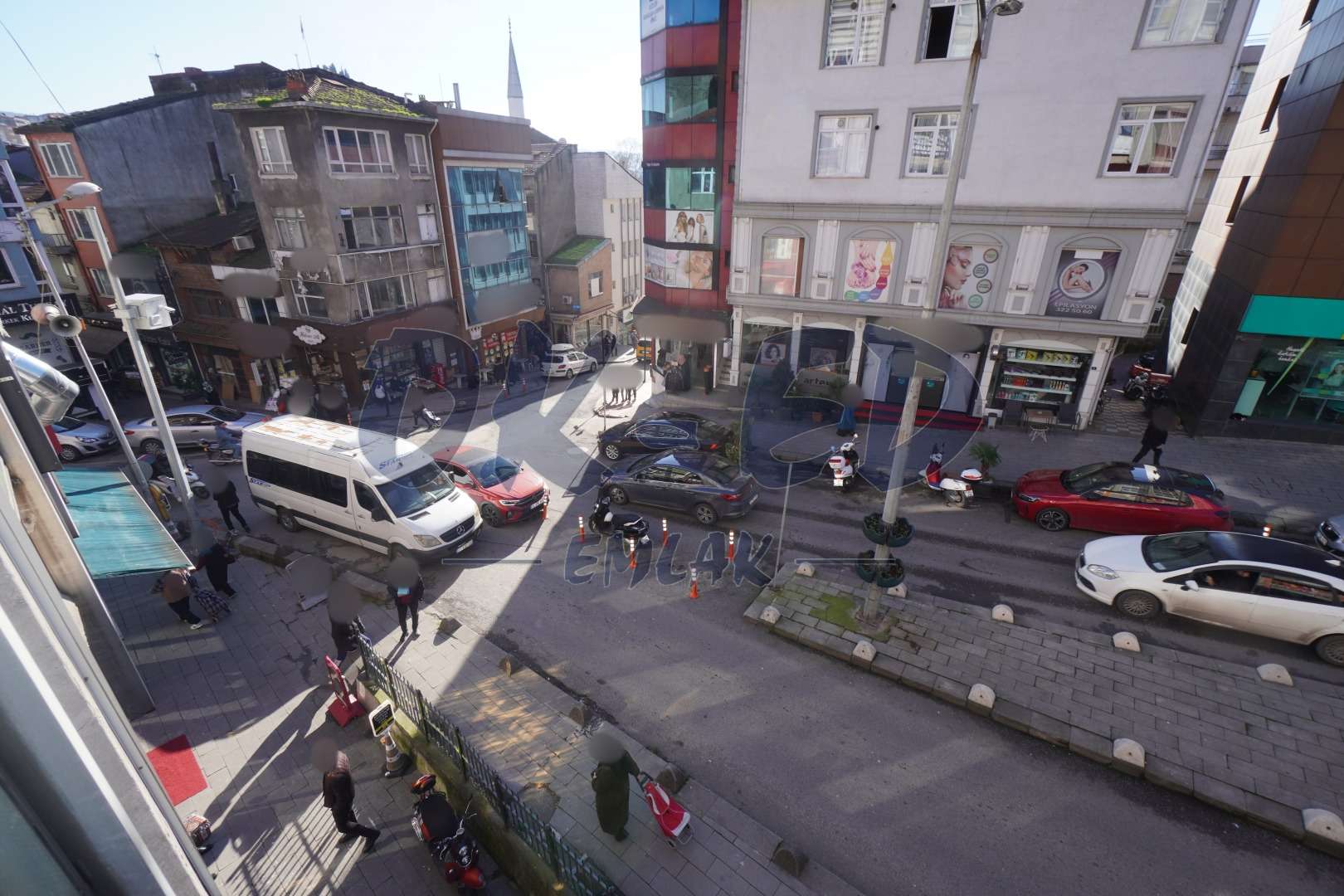 Bozkuş İş Hanında 48 m² Elektrikli Panjurlu Satılık Ofis