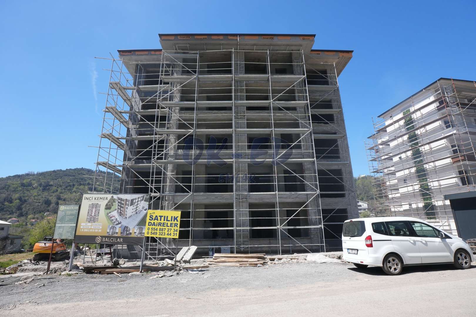 Kırmacı Mahallesi Kemer'de Ana Yol Üzeri Satılık 2+1 Daireler