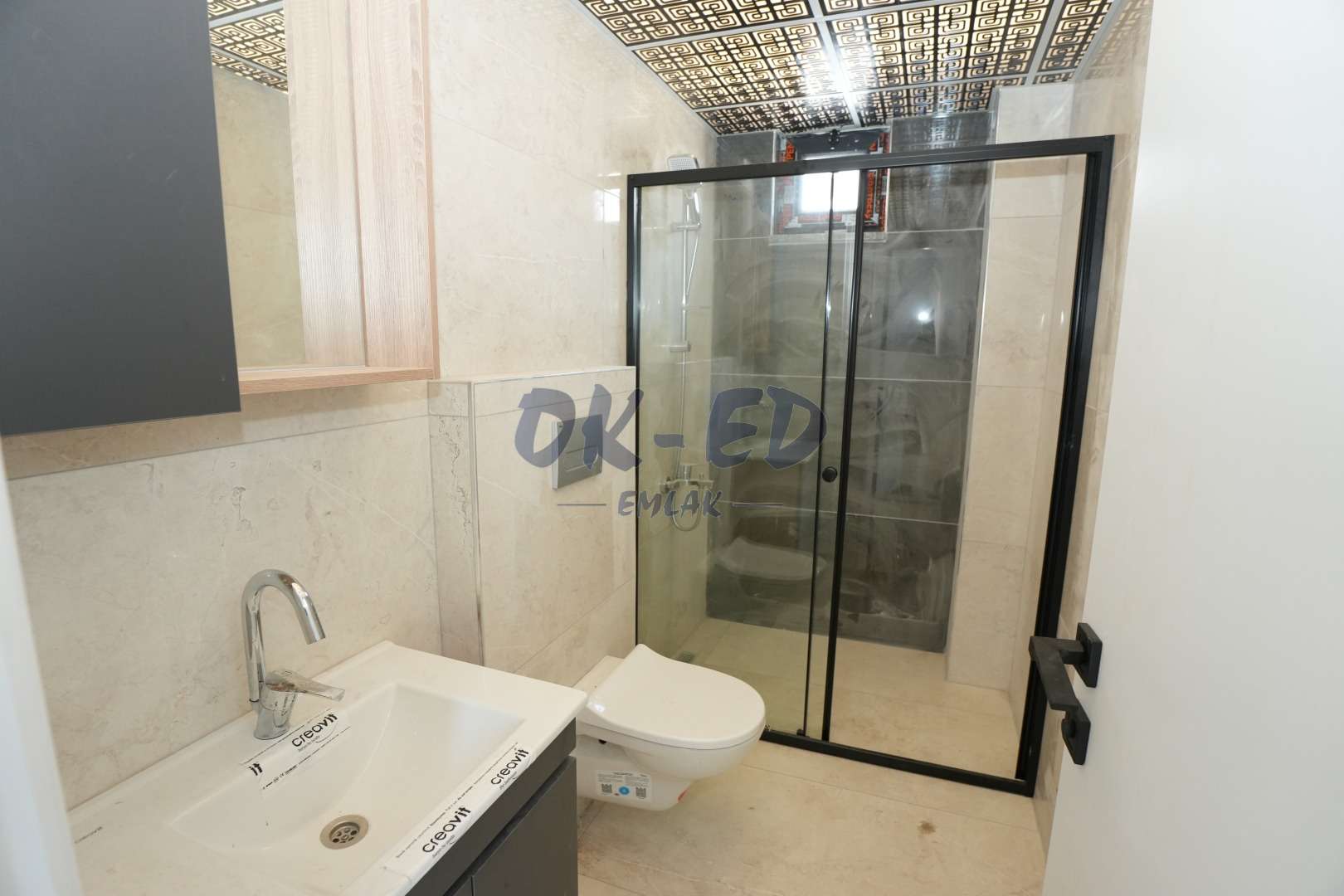 Uzunmehmet Mahallesi Site İçerisinde Havuzlu Satılık Daire