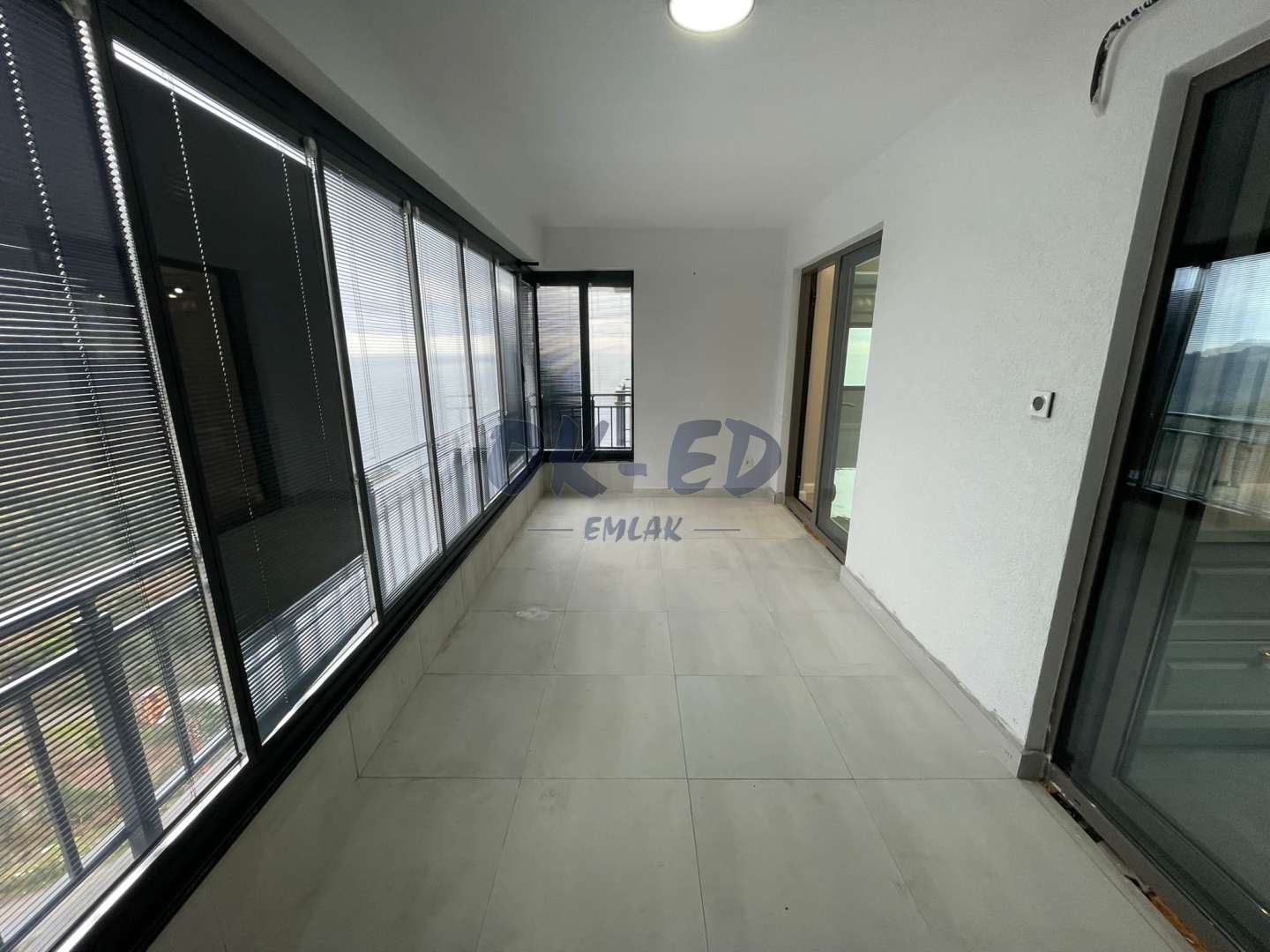 Kırmacı Mahallesinde 190m² Satılık 3+1 Lüks Daire - Deniz ve Doğa Manzaralı