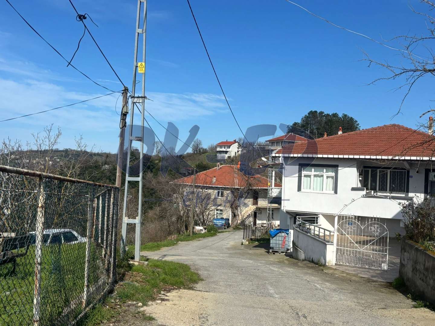 KIYICAK MEVKİİNDE SATILIK ARSA
