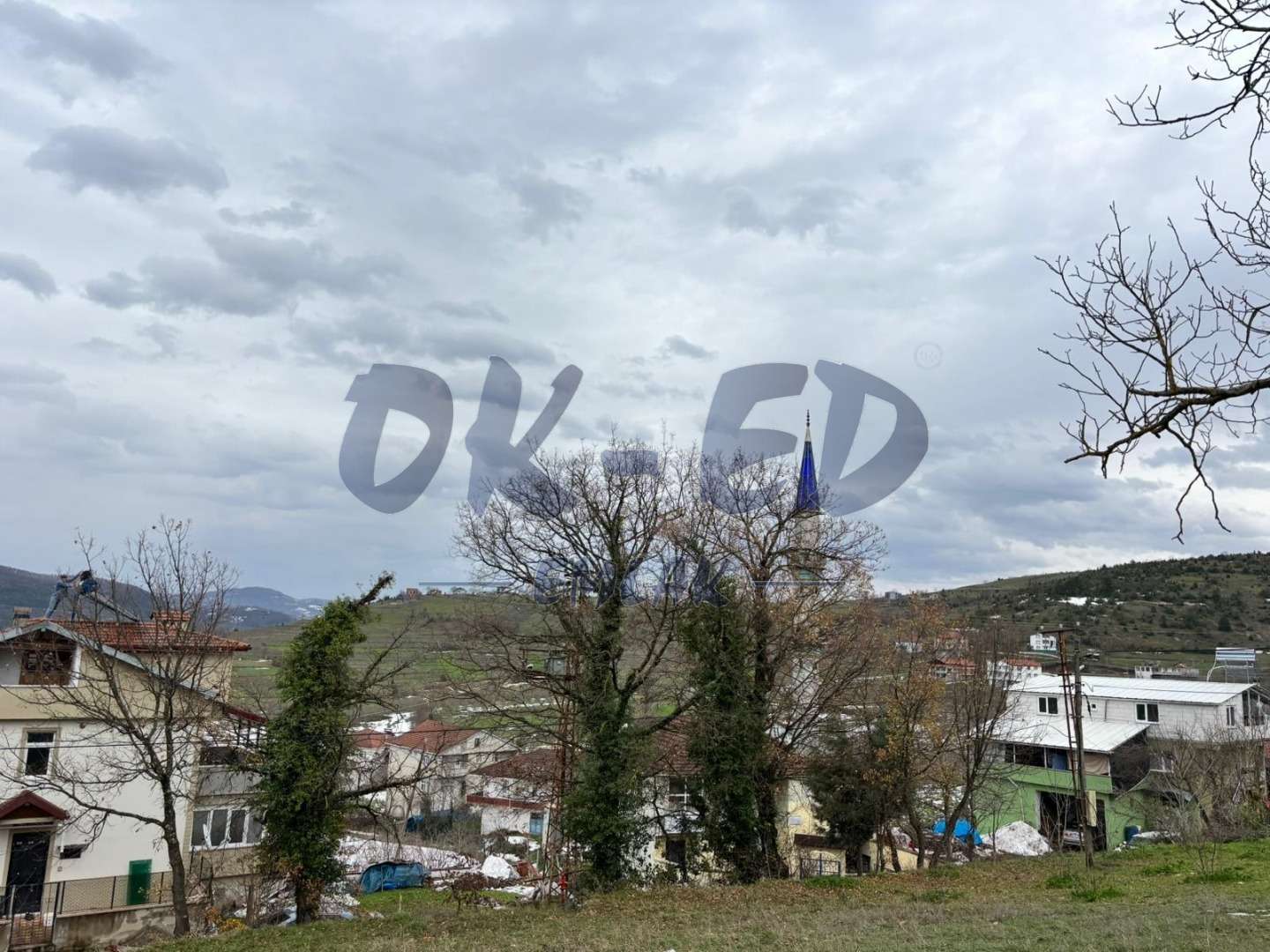 KIZILCAPINAR KÖYÜNDE SATILIK ARSA