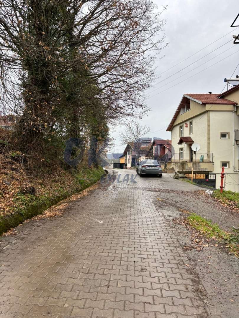 KIZILCAPINAR KÖYÜNDE SATILIK ARSA