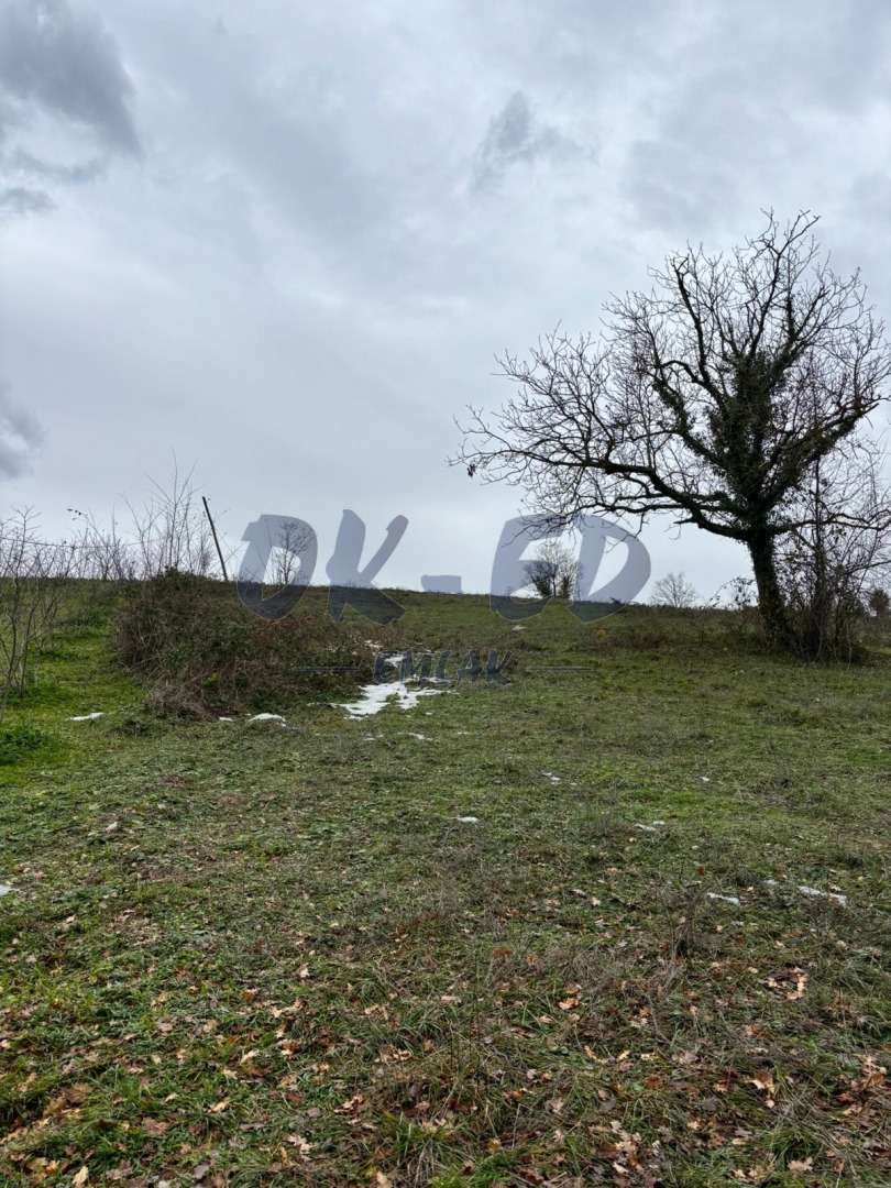 KIZILCAPINAR KÖYÜNDE SATILIK ARSA