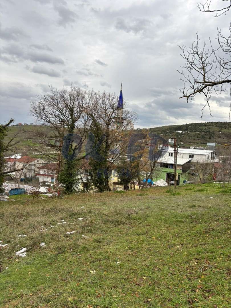 KIZILCAPINAR KÖYÜNDE SATILIK ARSA