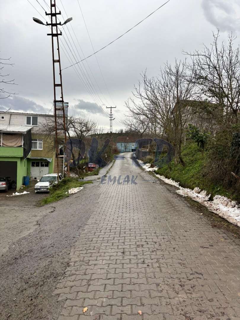 KIZILCAPINAR KÖYÜNDE SATILIK ARSA