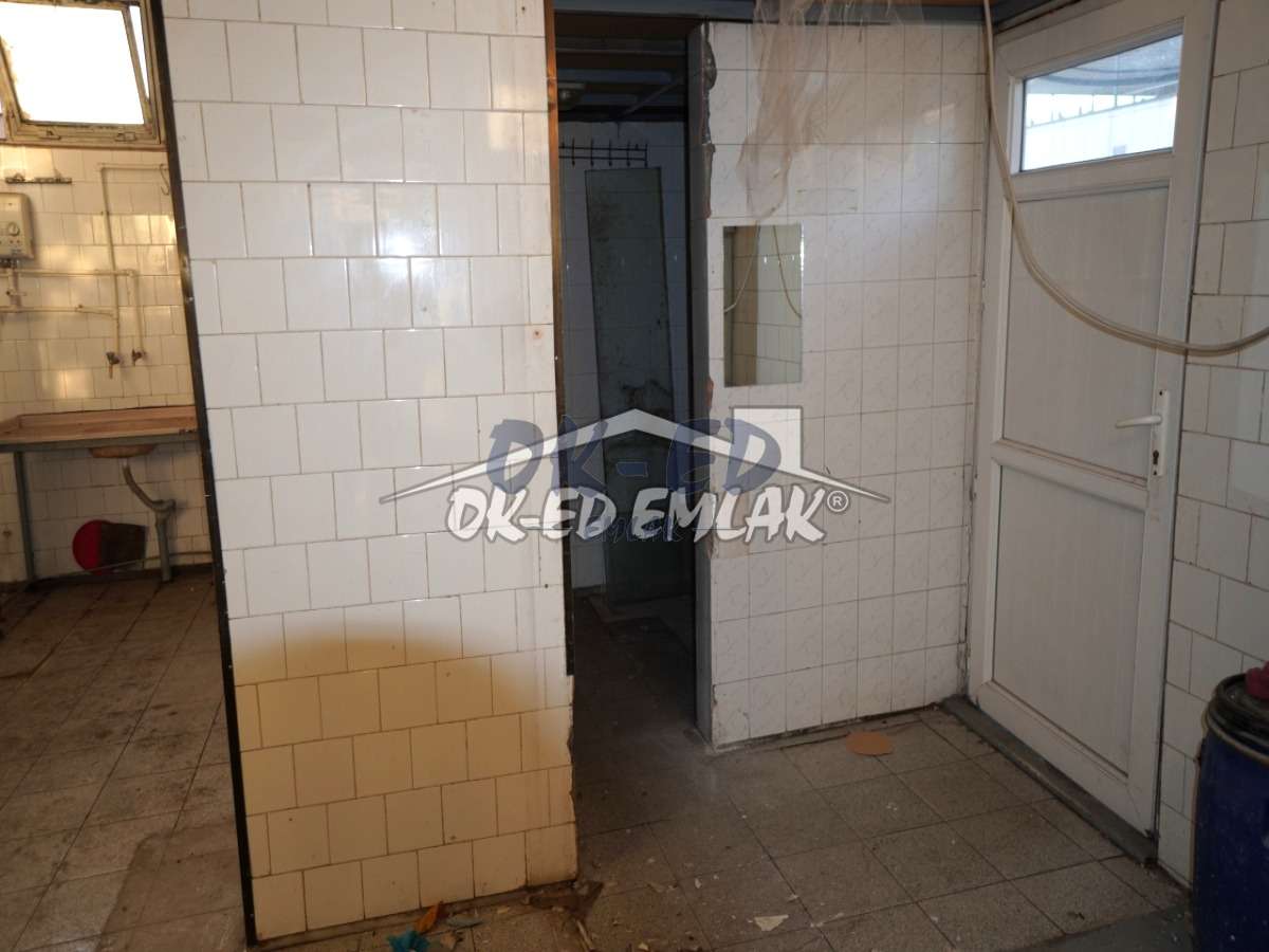 Müftü Mahallesi Erdemir Caddesi Mevkii Kiralık Dükkan