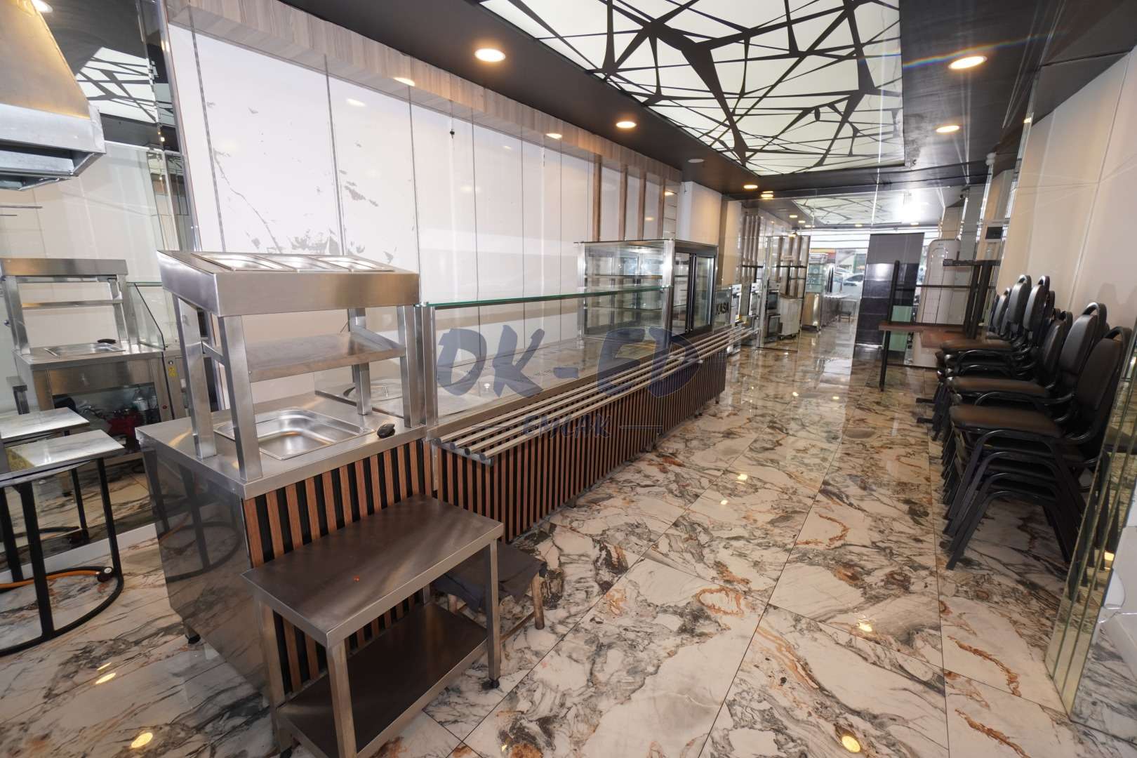 Müftü Mahallesi Erdemir Caddesi Üzerinde Satılık Dükkan