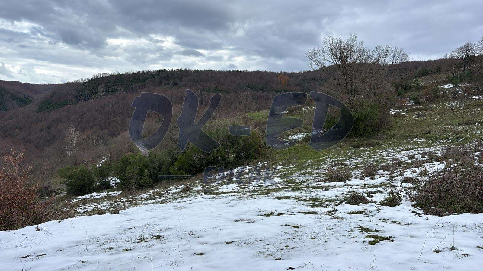 OVA KÖYÜNDE SATILIK ARSA