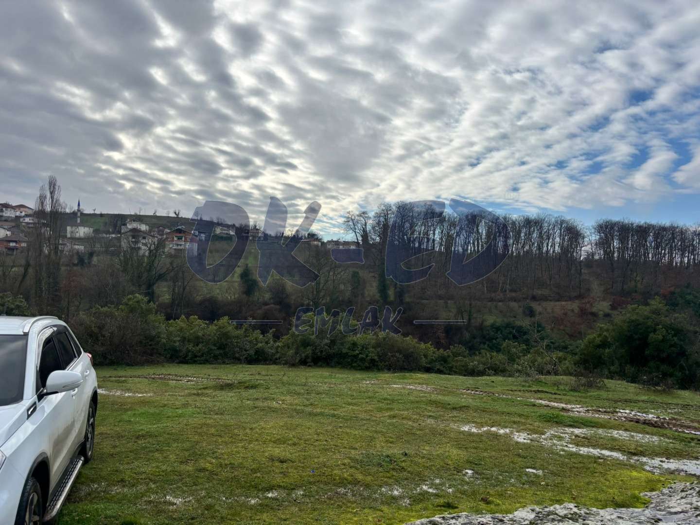 RAMAZANLI KÖYÜNDE SATILIK ARSA