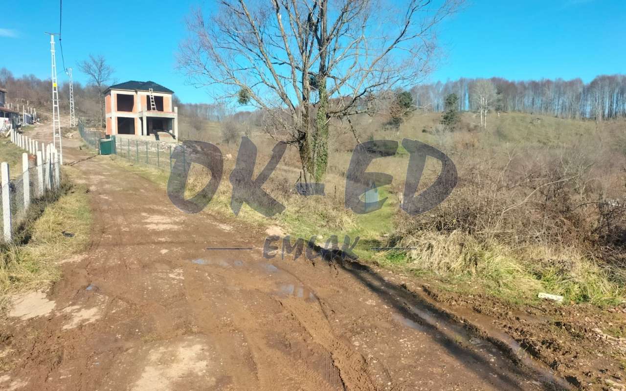 ÜÇKÖY MEVKİİNDE SATILIK ARSA
