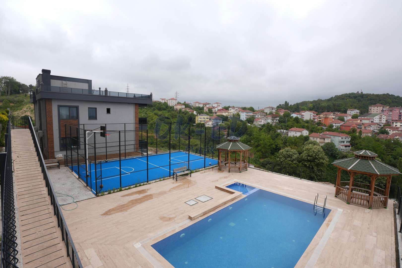 Uzunmehmet Mahallesi Çavdarlıda Satılık 4+1 Daire